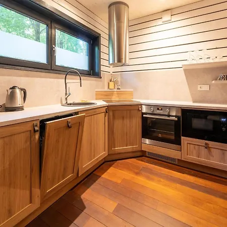 Ferienhaus Lushwood A Forest Retreat